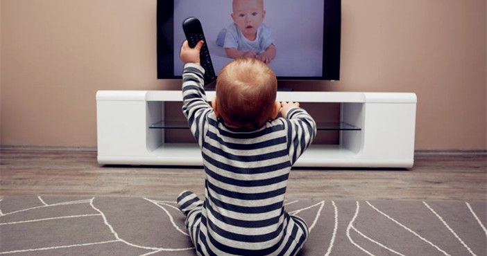 用电视哄宝宝当心哄坏了眼睛