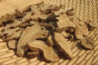 白术:性味苦,甘,温,归脾,胃经,补气健脾,燥湿利水,固表止汗,安胎.